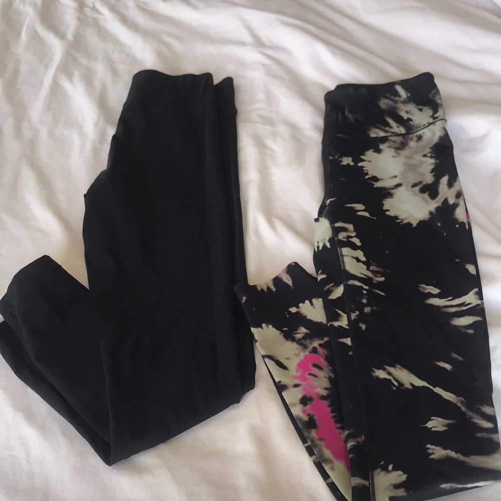2 pairs of Noli leggings